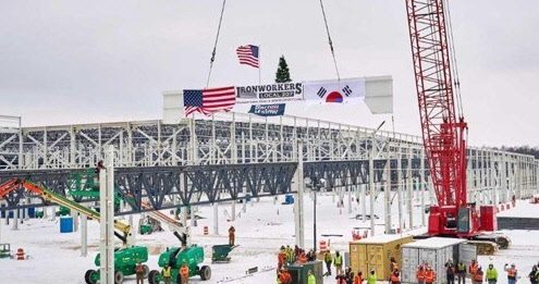LG에너지솔루션과 GM의 합작법인인 '얼티엄셀즈'의 미국 오하이오주 배터리 공장 건설 현장. <연합뉴스>